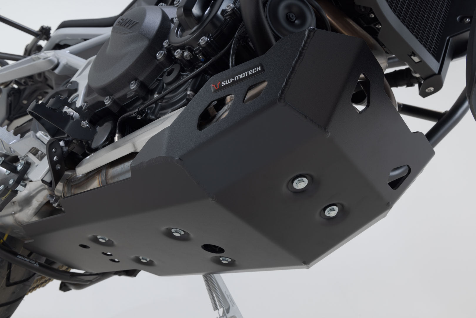 SW-MOTECH Protección del motor Negro. BMW F 750/850 GS (17-) F 800/900 GS (23-).