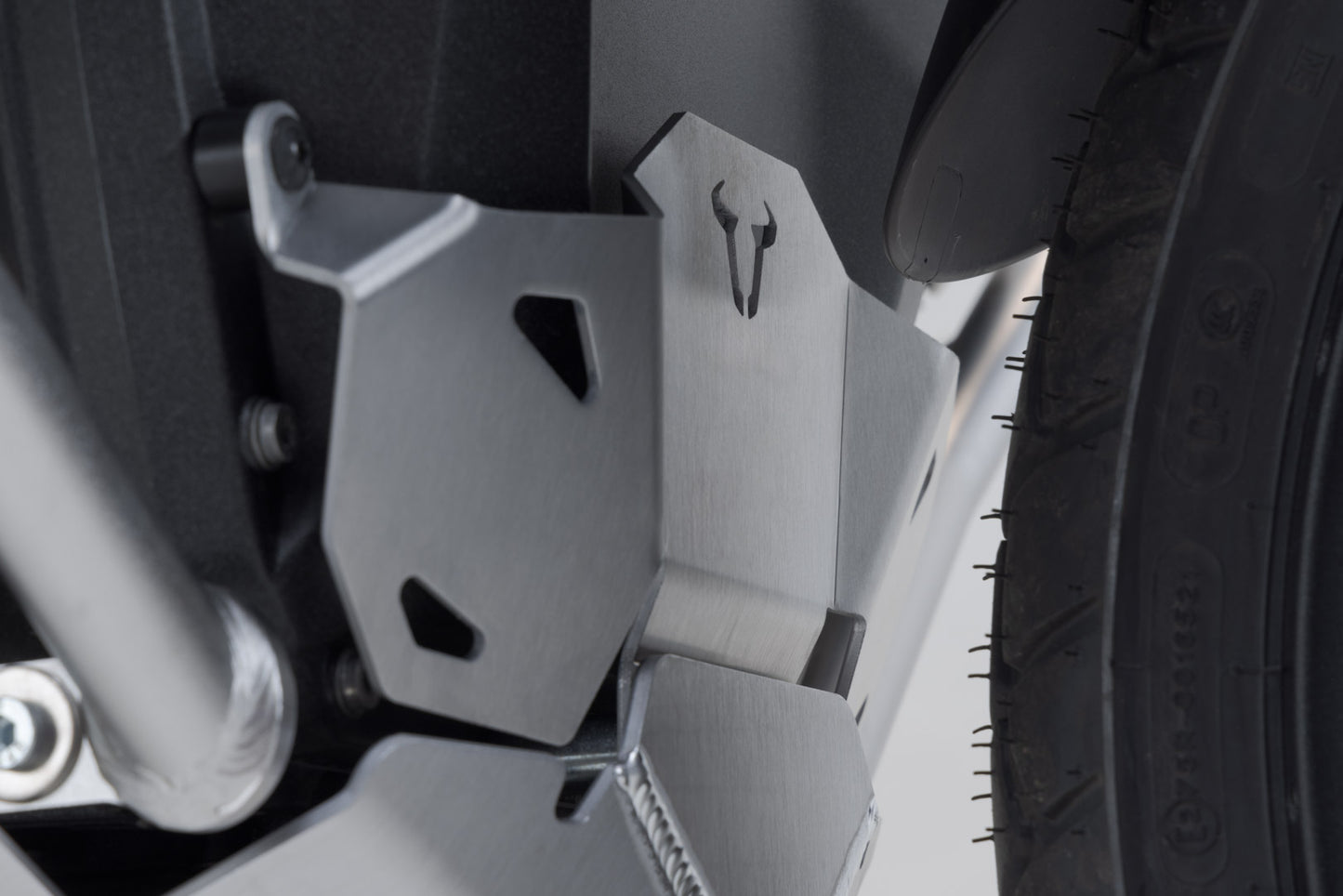 SW-MOTECH Extensión de protección para el motor Plateado. BMW R 1300 GS / Adventure R 1300 R/RT.