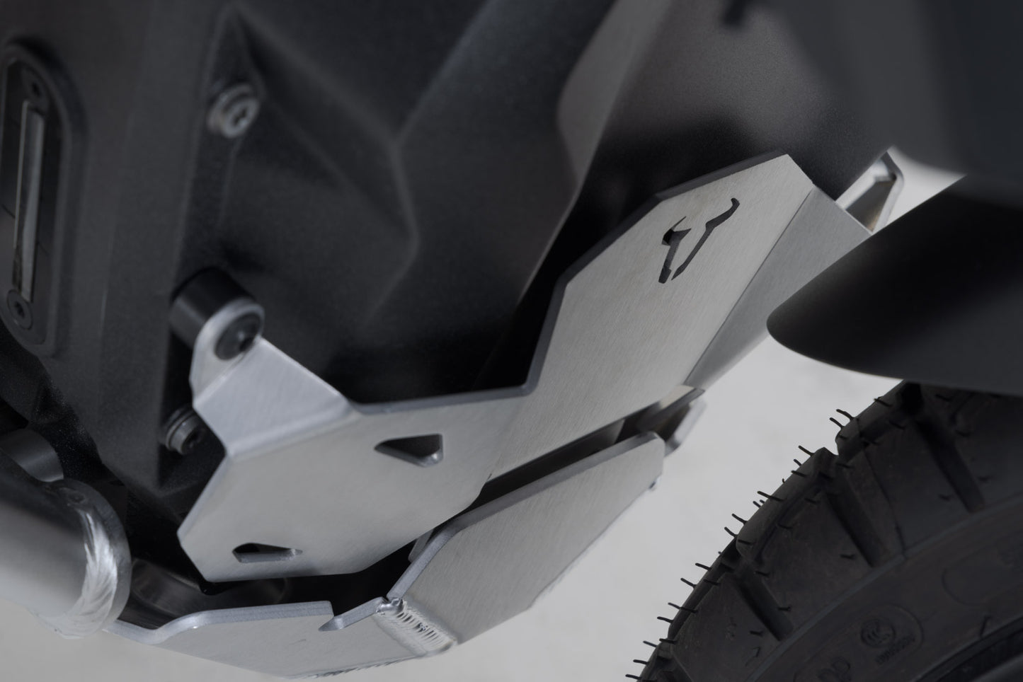 SW-MOTECH Extensión de protección para el motor Plateado. BMW R 1300 GS / Adventure R 1300 R/RT.