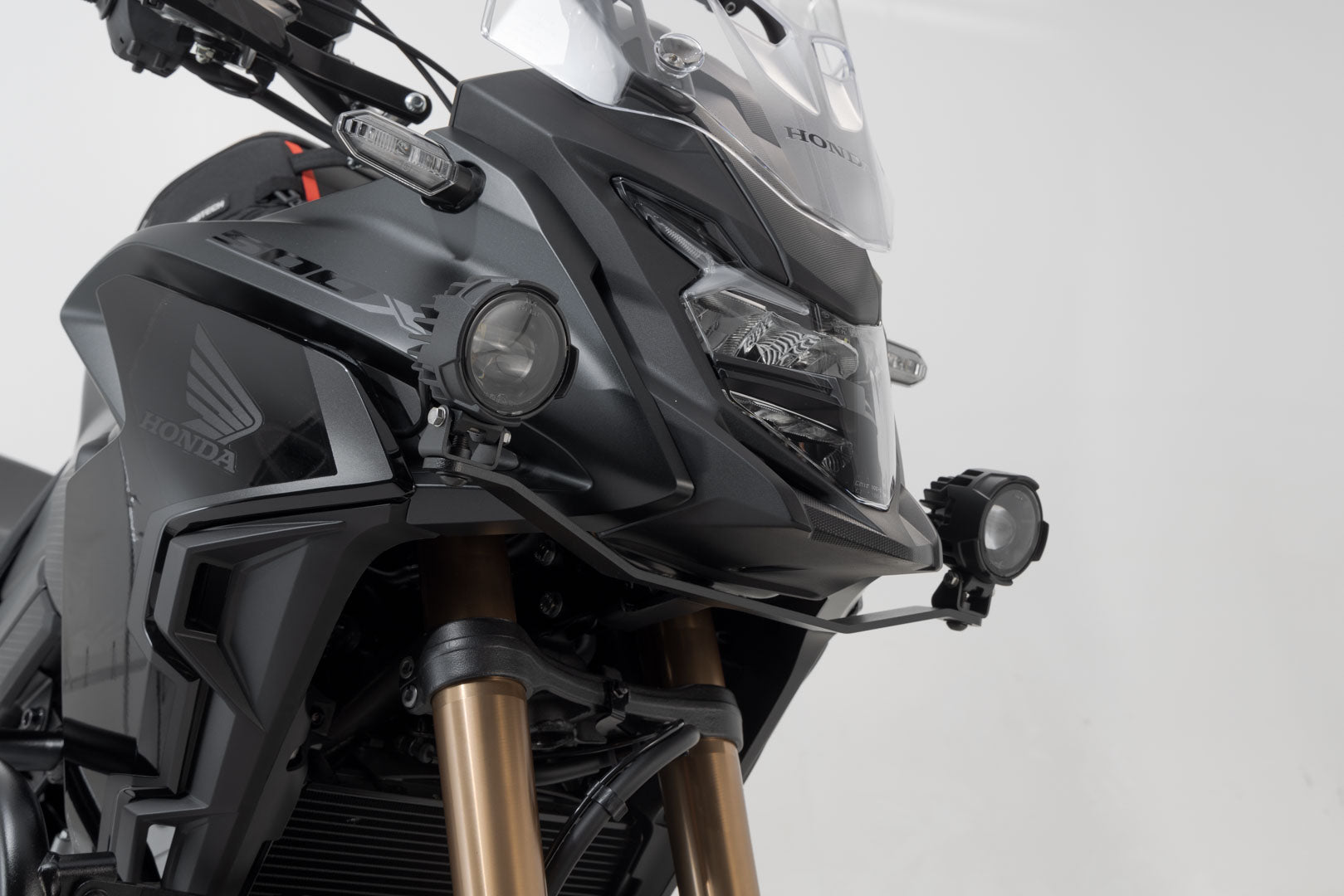 SW-MOTECH Soporte para luces Negro. Honda CB500X (18-) NX500 (23-).