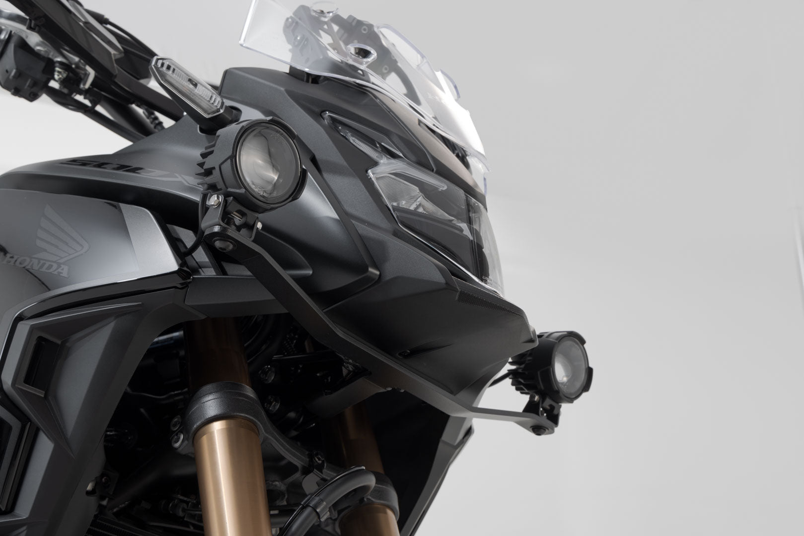 SW-MOTECH Soporte para luces Negro. Honda CB500X (18-) NX500 (23-).