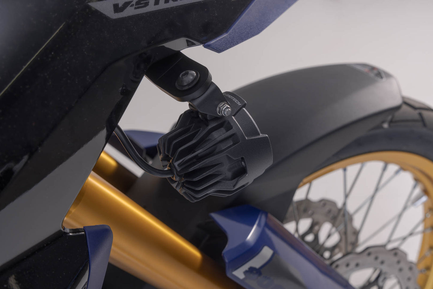 SW-MOTECH Soporte para faros Negro. Suzuki V-Strom 800 / 800DE (22-).