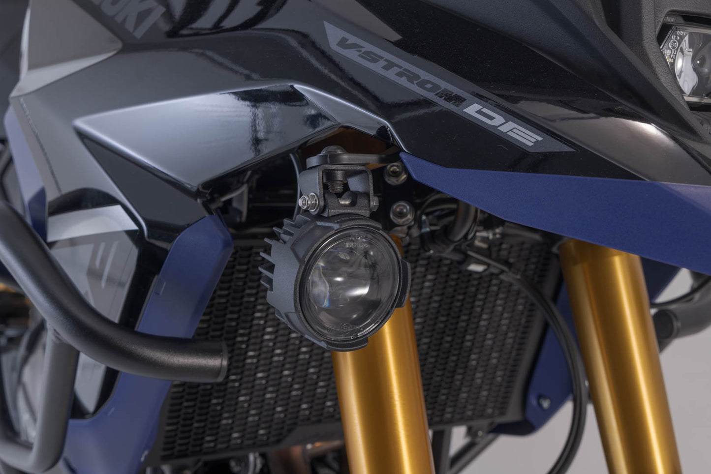 SW-MOTECH Soporte para faros Negro. Suzuki V-Strom 800 / 800DE (22-).