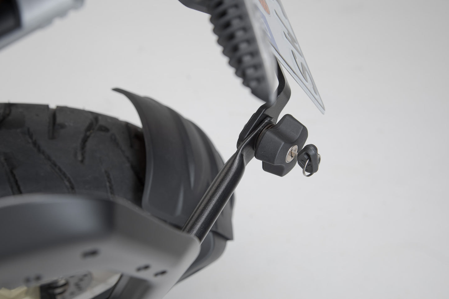 SW-MOTECH Dispositivo antirrobo para soportes laterales PRO QUICK-LOCK. Juego de 2 cerraduras y llaves.