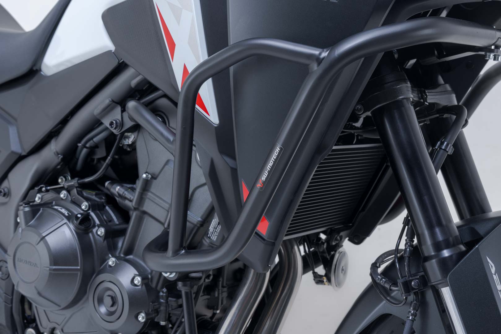 SW-MOTECH Protecciones laterales de motor Negro. Honda NX500 (23-).