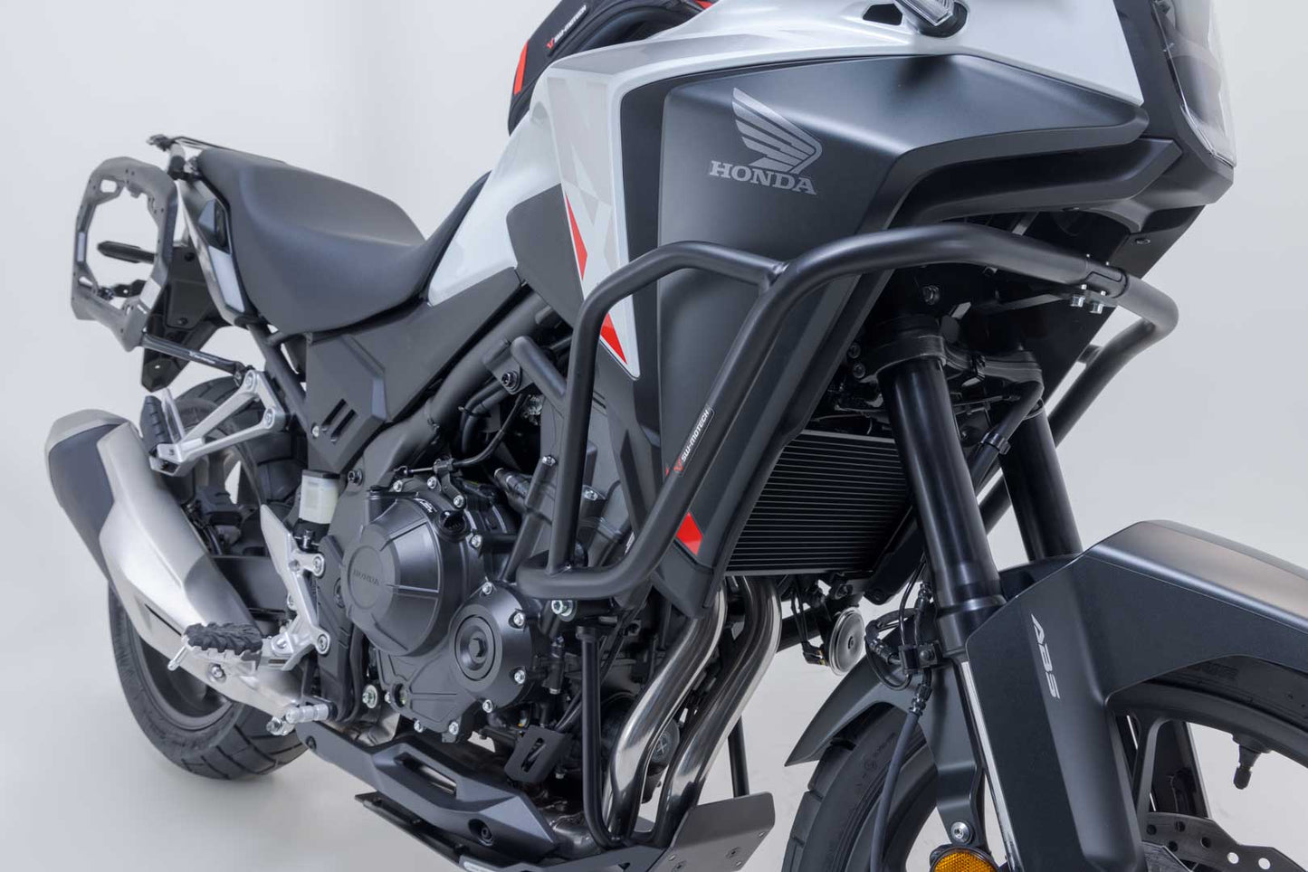 SW-MOTECH Protecciones laterales de motor Negro. Honda NX500 (23-).