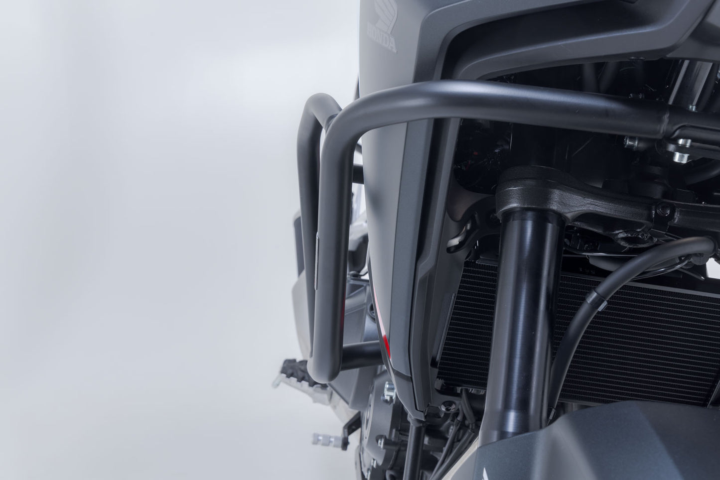 SW-MOTECH Protecciones laterales de motor Negro. Honda NX500 (23-).