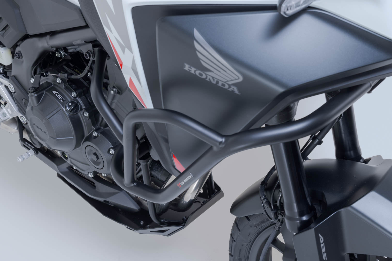 SW-MOTECH Protecciones laterales de motor Negro. Honda NX500 (23-).