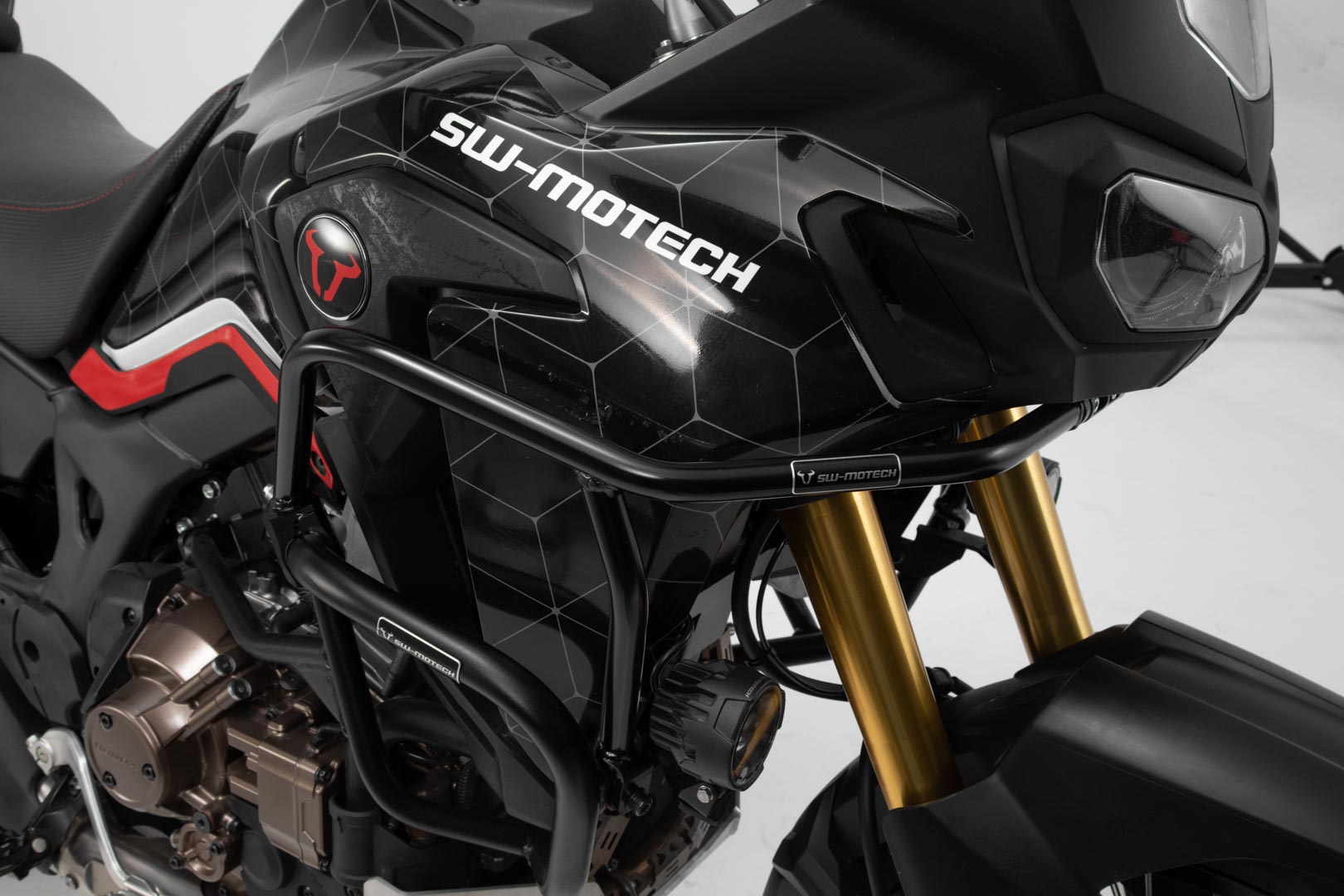 SW-MOTECH Protecciones superiores de motor Negro. Honda CRF1000L Africa Twin (15-).