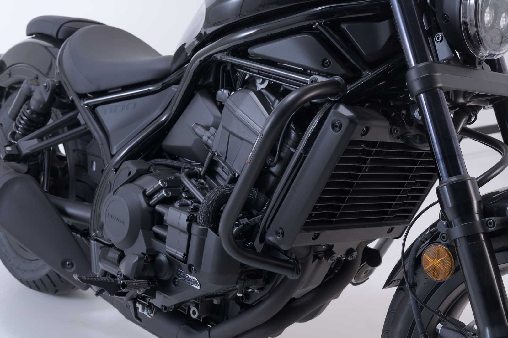 SW-MOTECH Protecciones laterales de motor Negro. Honda CMX1100 Rebel (20-).