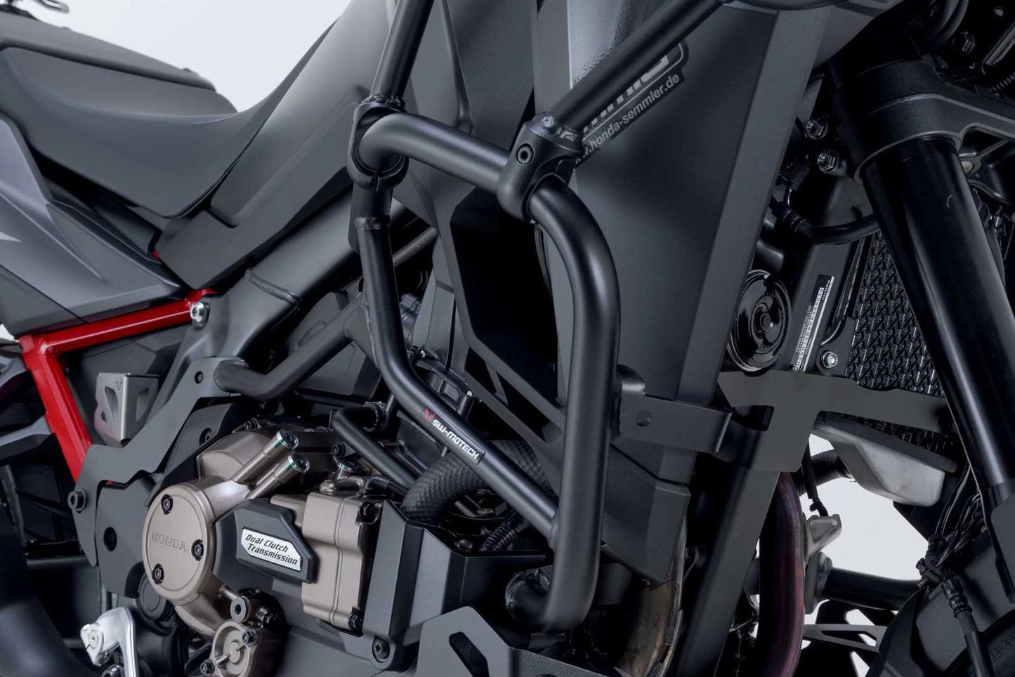 SW-MOTECH Protecciones laterales de motor Negro. Honda CRF1100L Africa Twin (19-).