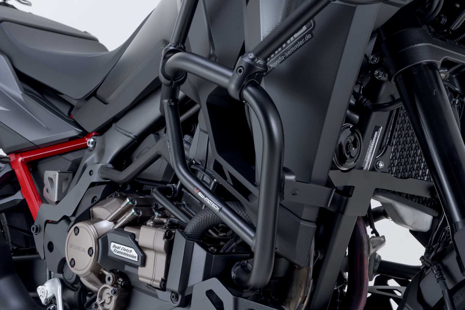 SW-MOTECH Protecciones laterales de motor Negro. Honda CRF1100L Africa Twin (19-).