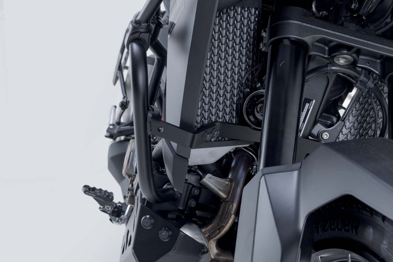 SW-MOTECH Protecciones laterales de motor Negro. Honda CRF1100L Africa Twin (19-).