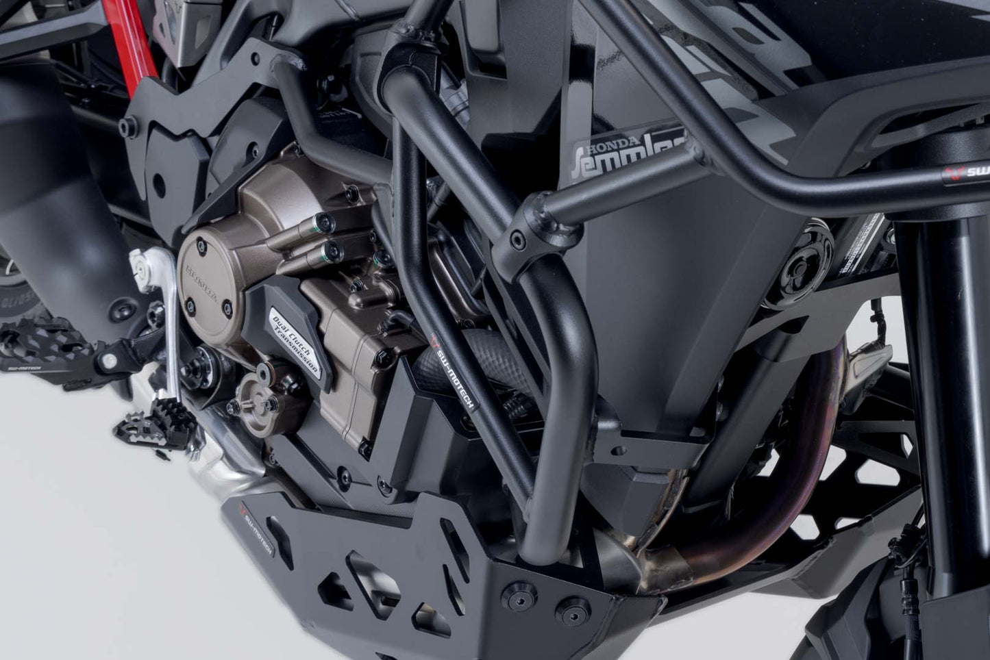 SW-MOTECH Protecciones laterales de motor Negro. Honda CRF1100L Africa Twin (19-).