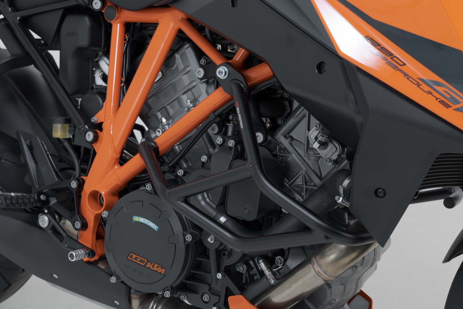 SW-MOTECH Protecciones laterales de motor Negro. KTM 1290 Super Duke R / GT.