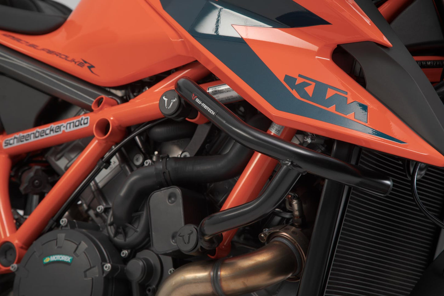 SW-MOTECH Protecciones laterales de motor Negro. KTM 1290 Super Duke R / EVO (19-).