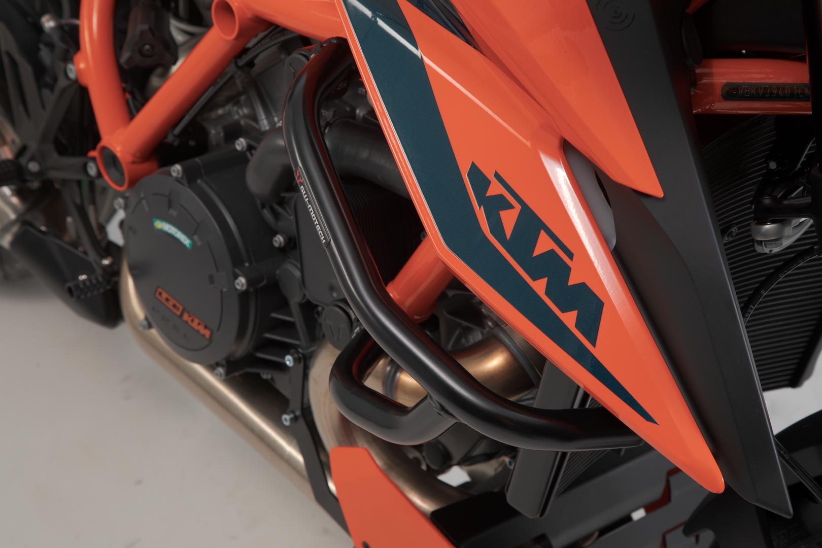 SW-MOTECH Protecciones laterales de motor Negro. KTM 1290 Super Duke R / EVO (19-).