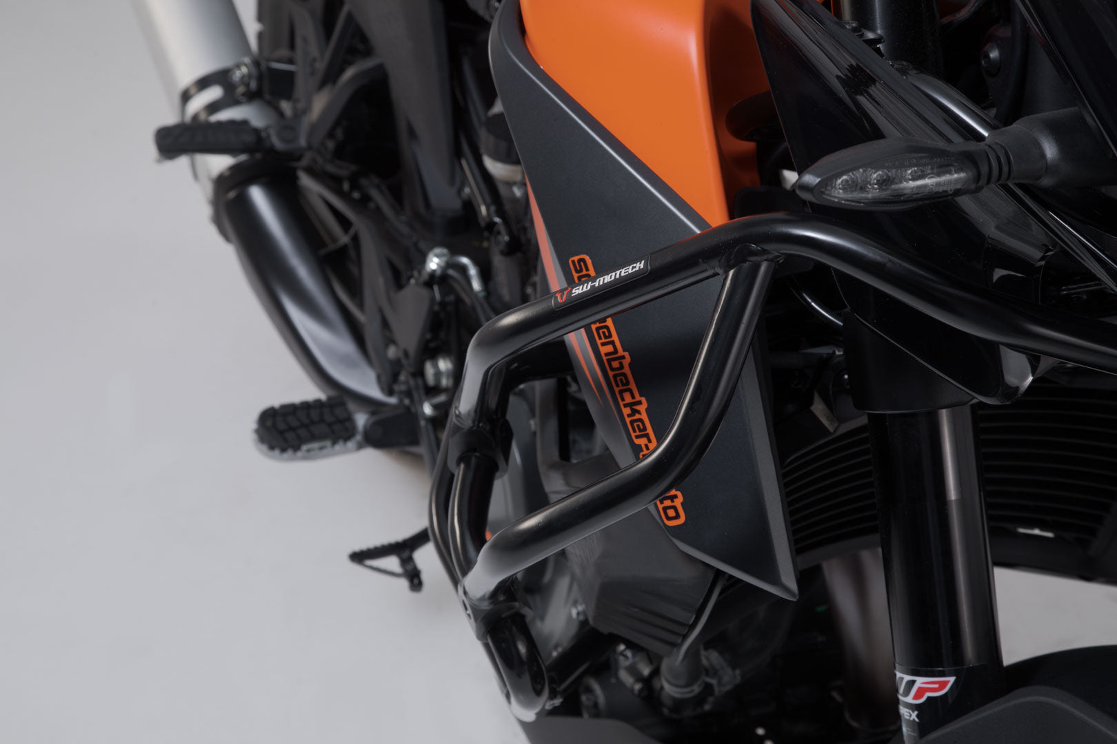 SW-MOTECH Protecciones sup. de motor para KTM original Negro. KTM 390 Adv (19-).