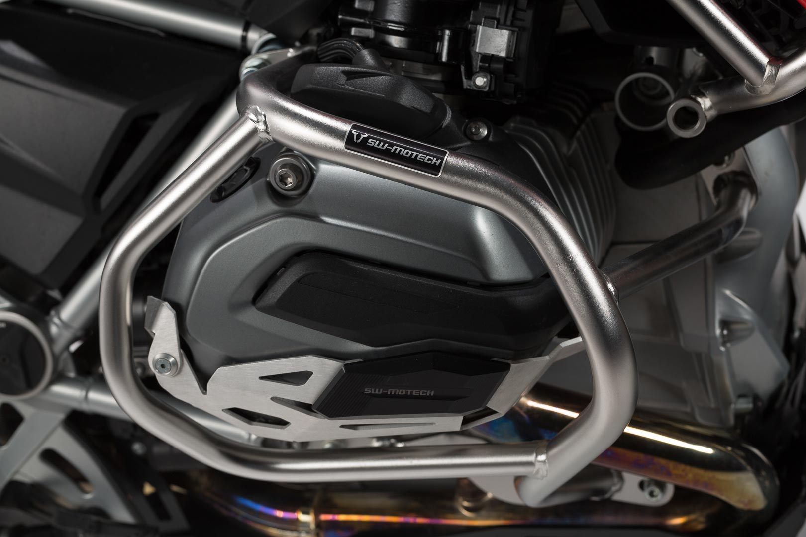 SW-MOTECH Protecciones laterales de motor Acero inoxidable. BMW R 1200 GS (12-18).