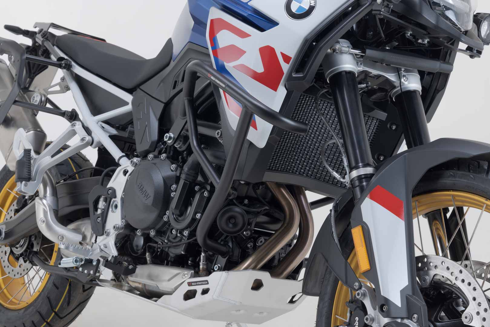 SW-MOTECH Protecciones laterales de motor Nefro. BMW F 750 / 800 / 850 / 900 GS (17-).
