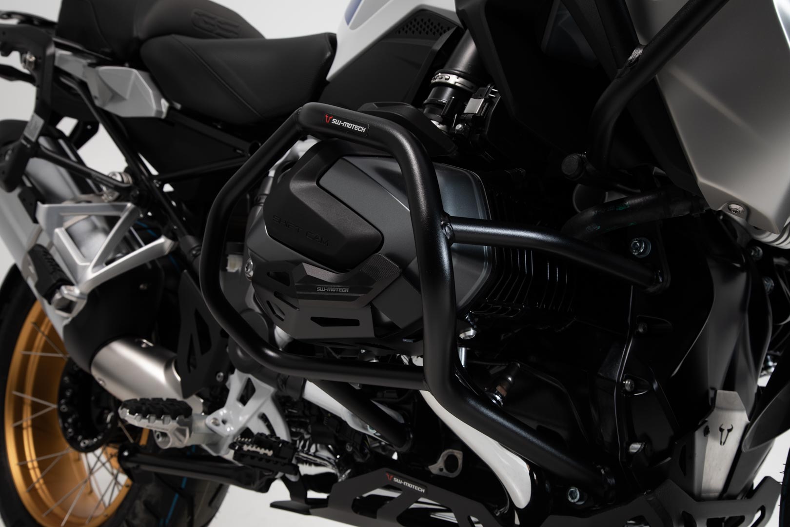 SW-MOTECH Protecciones laterales de motor Negro. BMW R 1250 GS (18-) R1250 R/RS (18-).