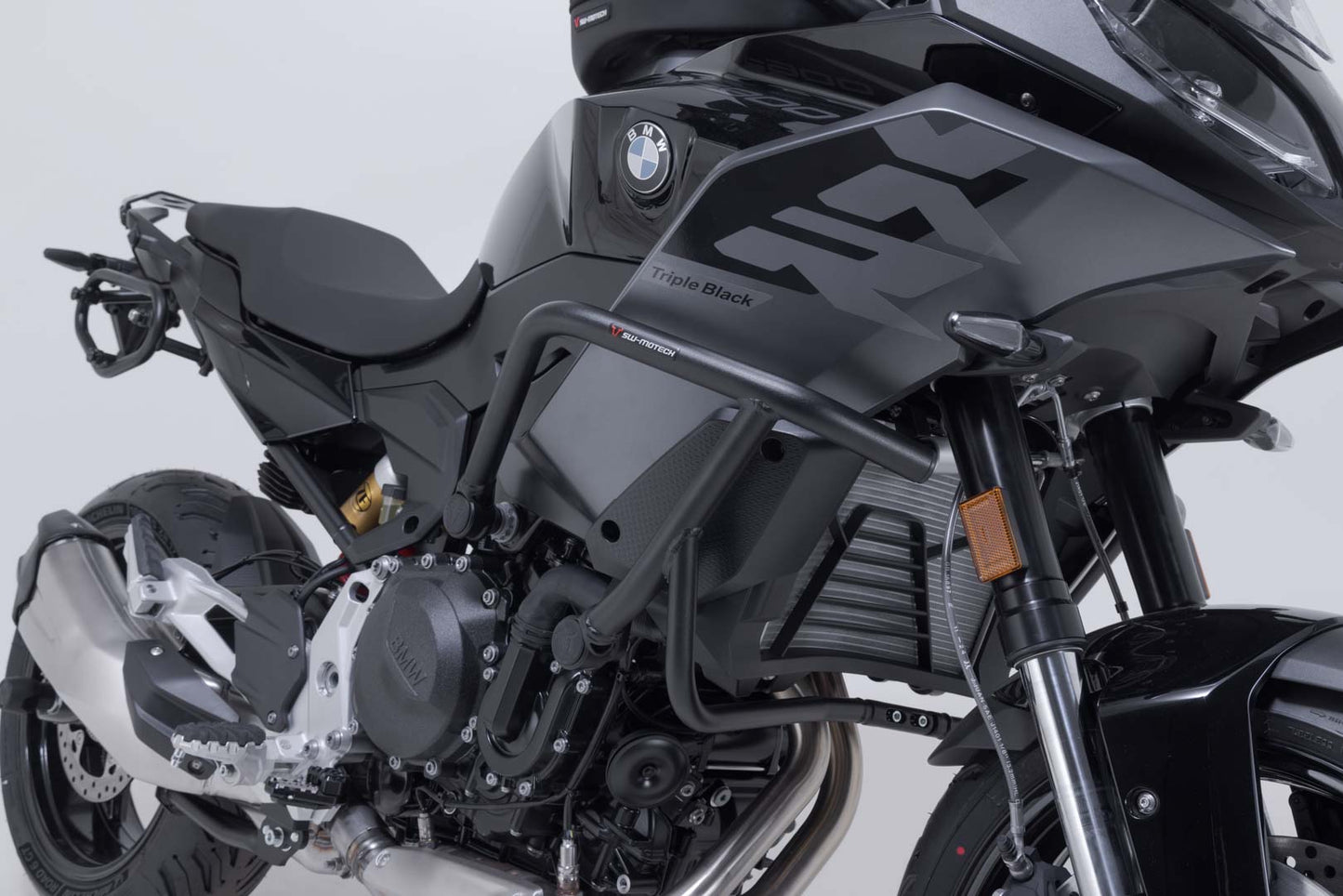 SW-MOTECH Protecciones laterales de motor Negro. BMW F 900 XR (19-).