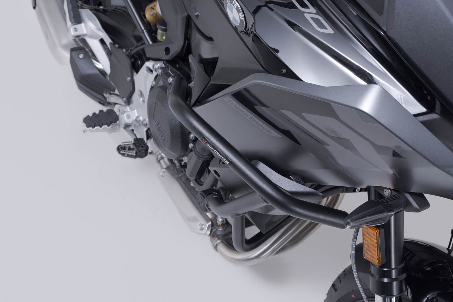 SW-MOTECH Protecciones laterales de motor Negro. BMW F 900 XR (19-).