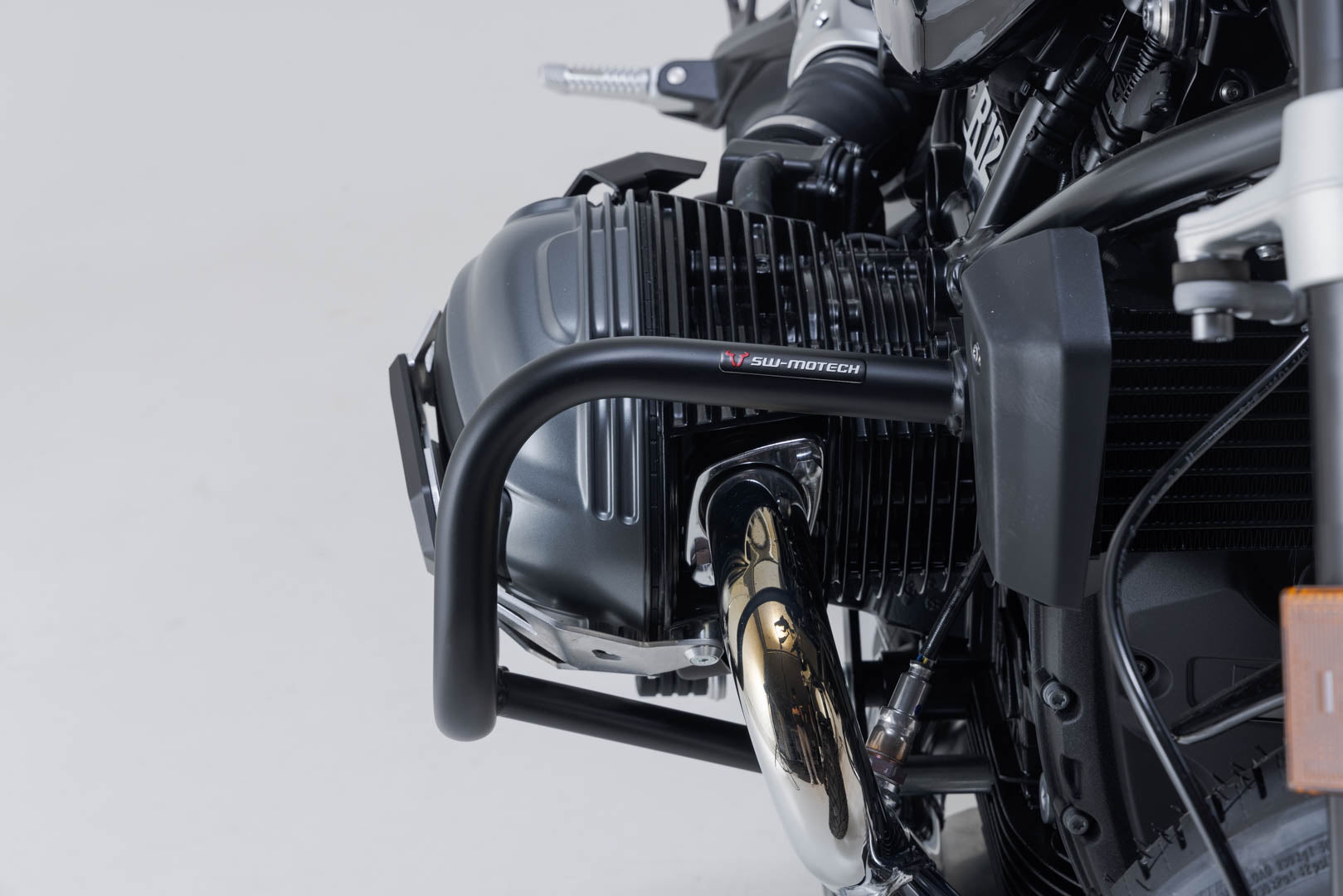 SW-MOTECH Protecciones laterales de motor Negro. BMW R12 / G/S R12 nineT.