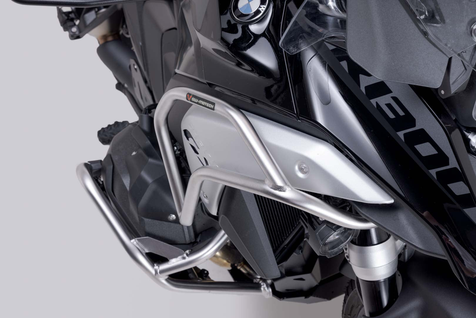 SW-MOTECH Protecciones superiores de motor Acero inoxidable. BMW R 1300 GS (23-). OEM SBL.