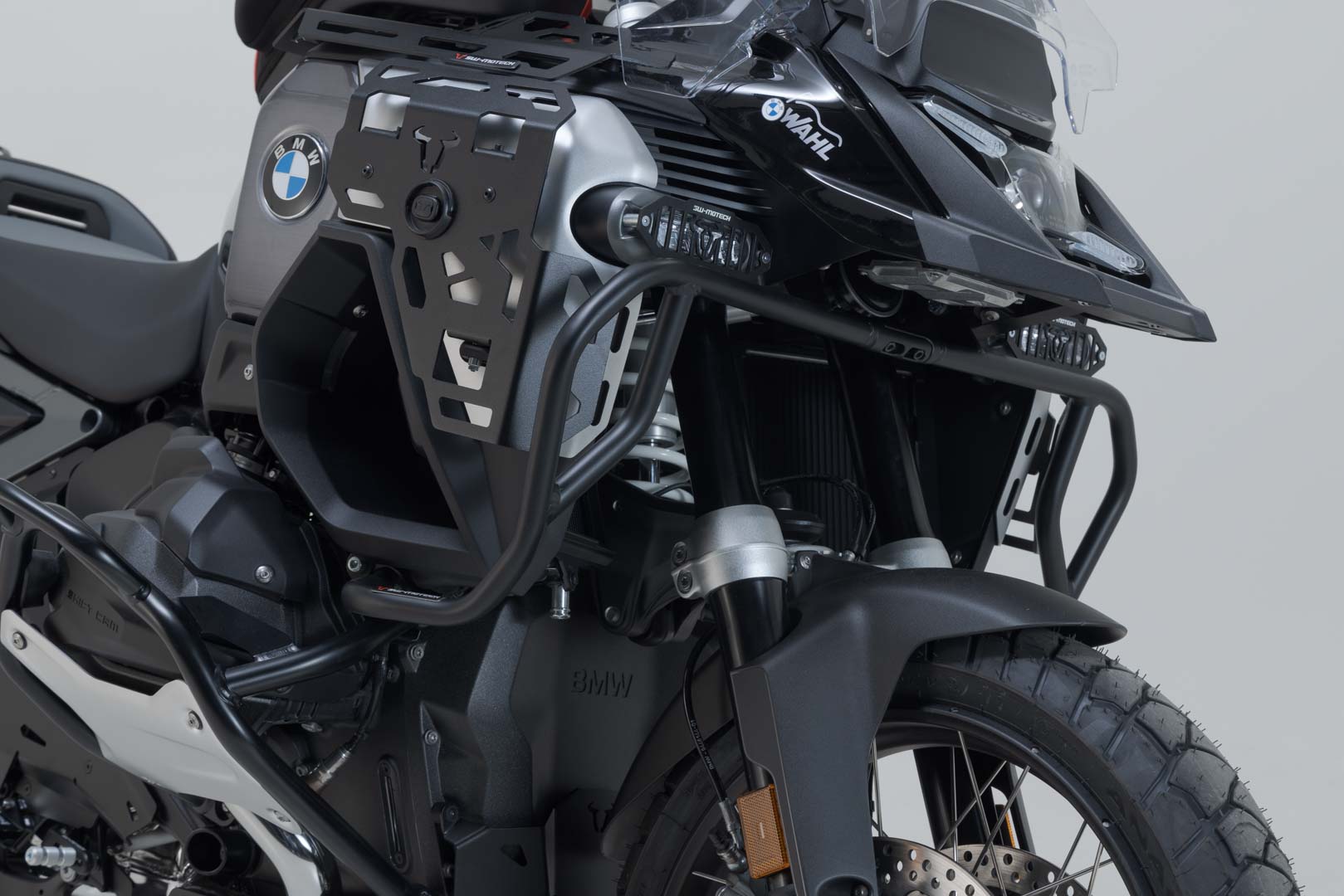 SW-MOTECH Protecciones superiores de motor Negro. BMW R 1300 GS Adv (24-). Para OEM SBL.