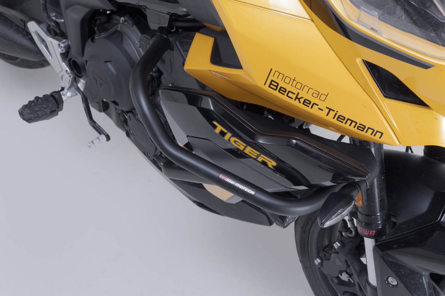SW-MOTECH Protecciones laterales de motor Negro. Triumph Tiger 800 Sport (24-).