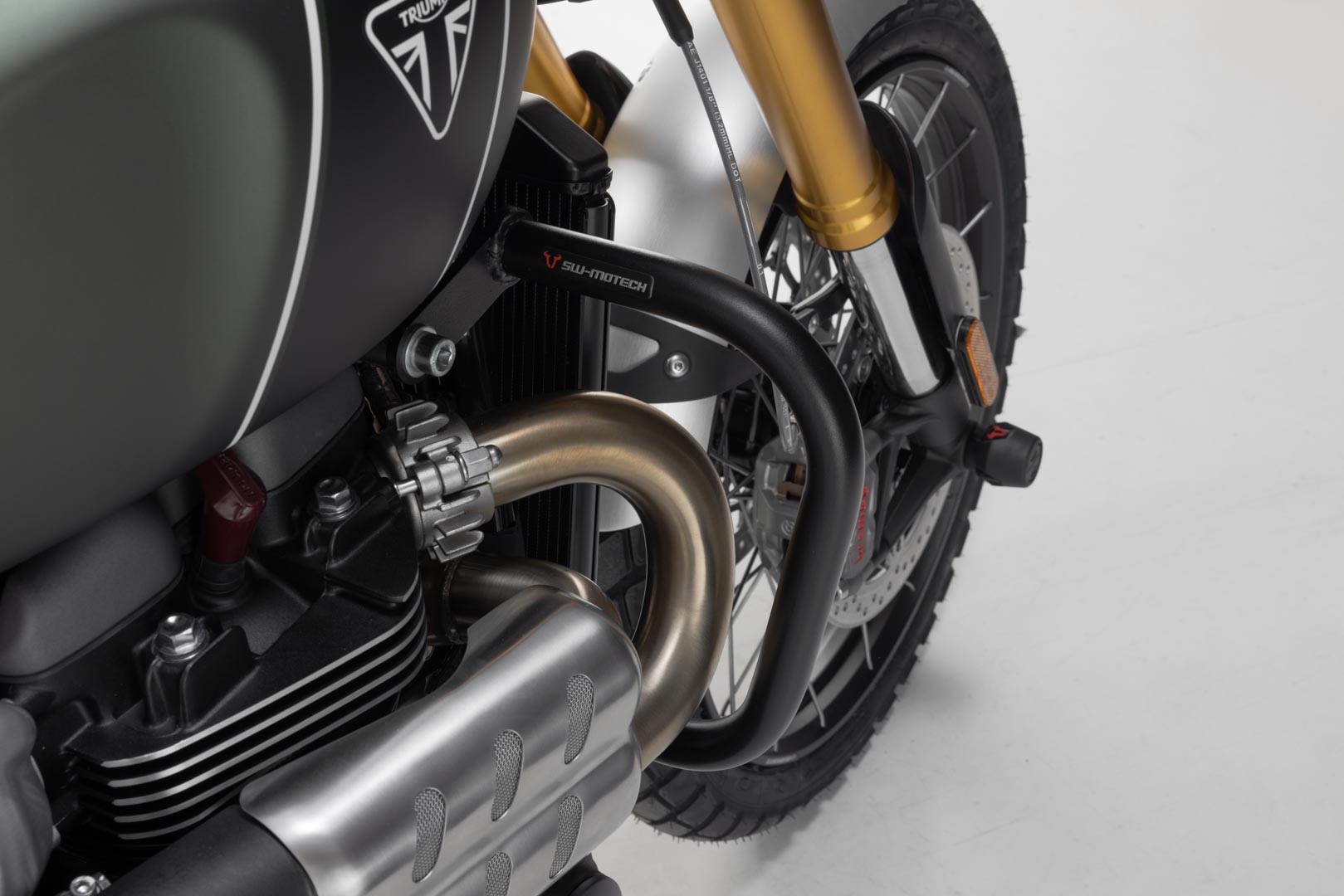 SW-MOTECH Protecciones laterales de motor Negro. Triumph Scrambler 1200 (21-).