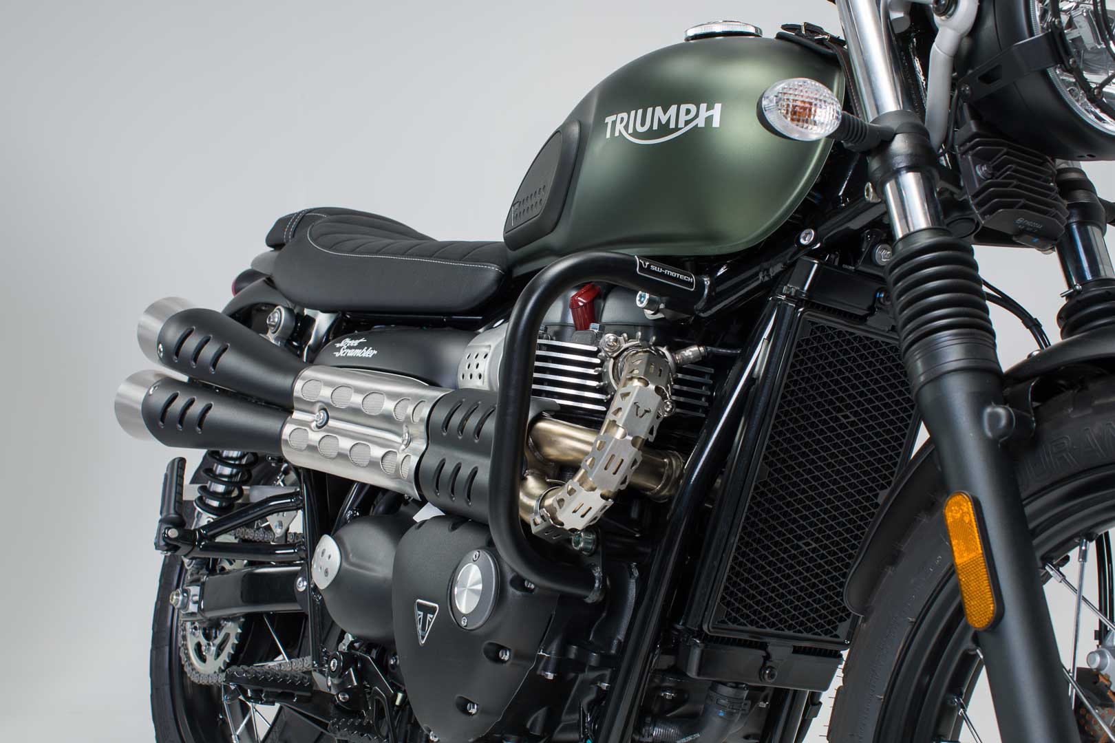 SW-MOTECH Protecciones laterales de motor Negro. Street ScramblerBonneville Bobber/Speedm.