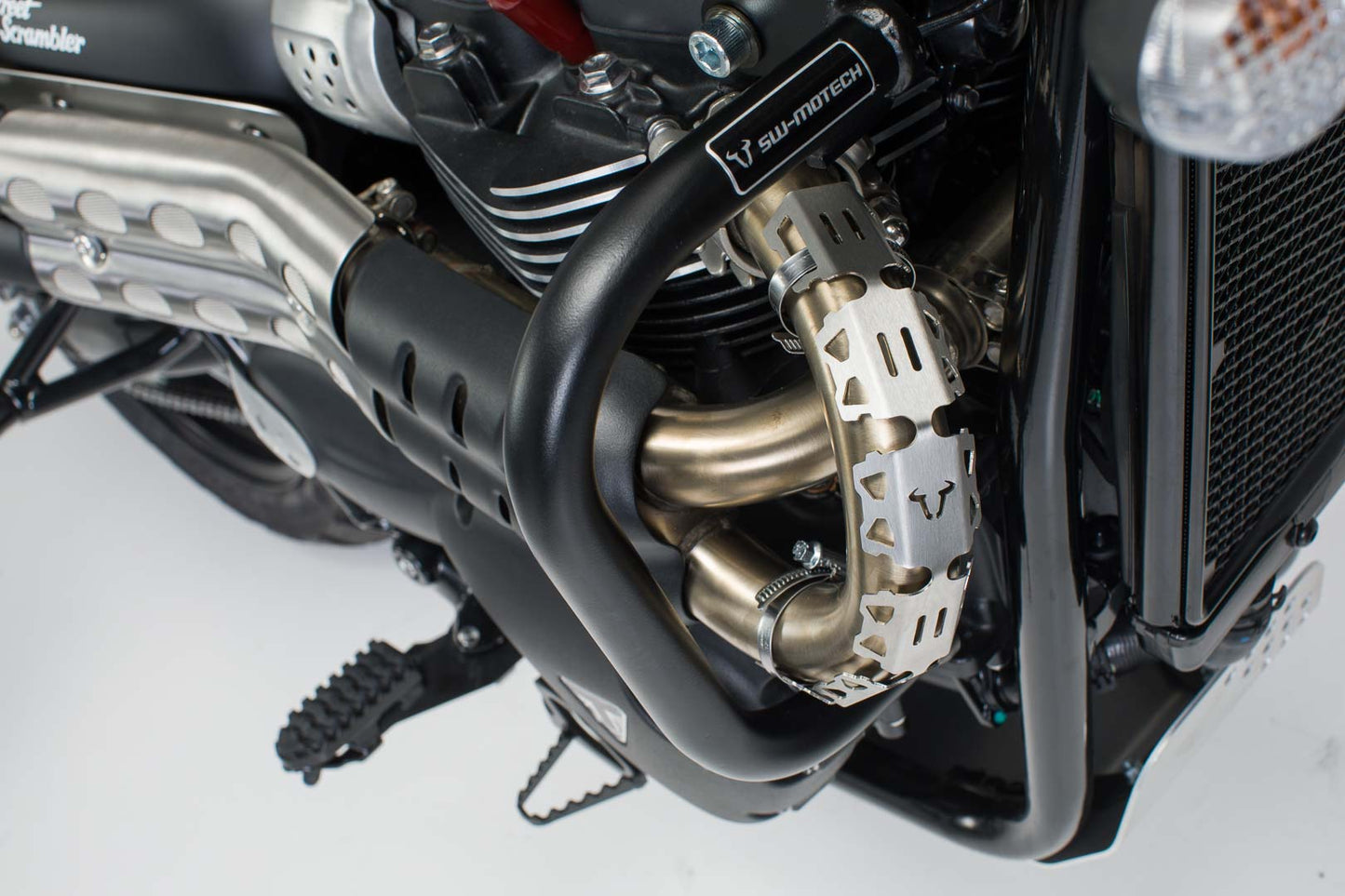 SW-MOTECH Protecciones laterales de motor Negro. Street ScramblerBonneville Bobber/Speedm.
