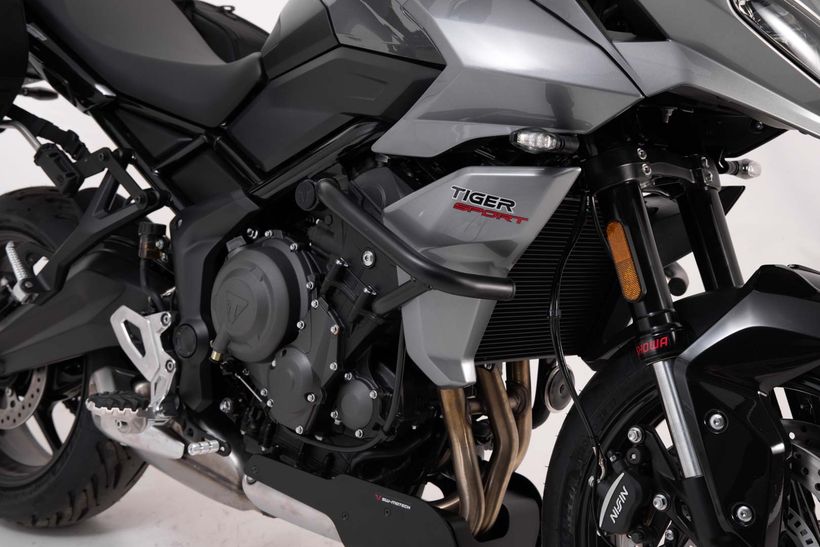 SW-MOTECH Protecciones laterales de motor Negro. Triumph Tiger 660 (21-).