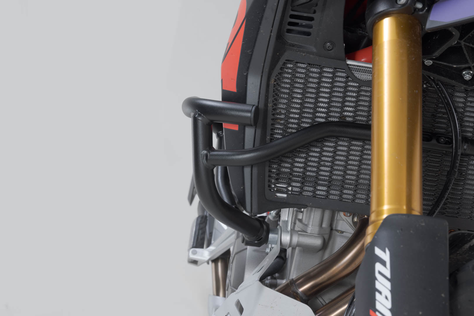 SW-MOTECH Protecciones laterales de motor Negro. Aprilia Tuareg 660 (21-) / Rally (24-).