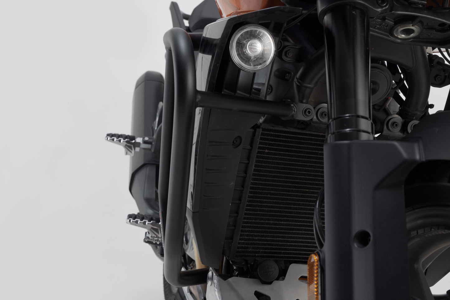 SW-MOTECH Protecciones laterales de motor Negro. Harley-Davidson Pan America (21-).