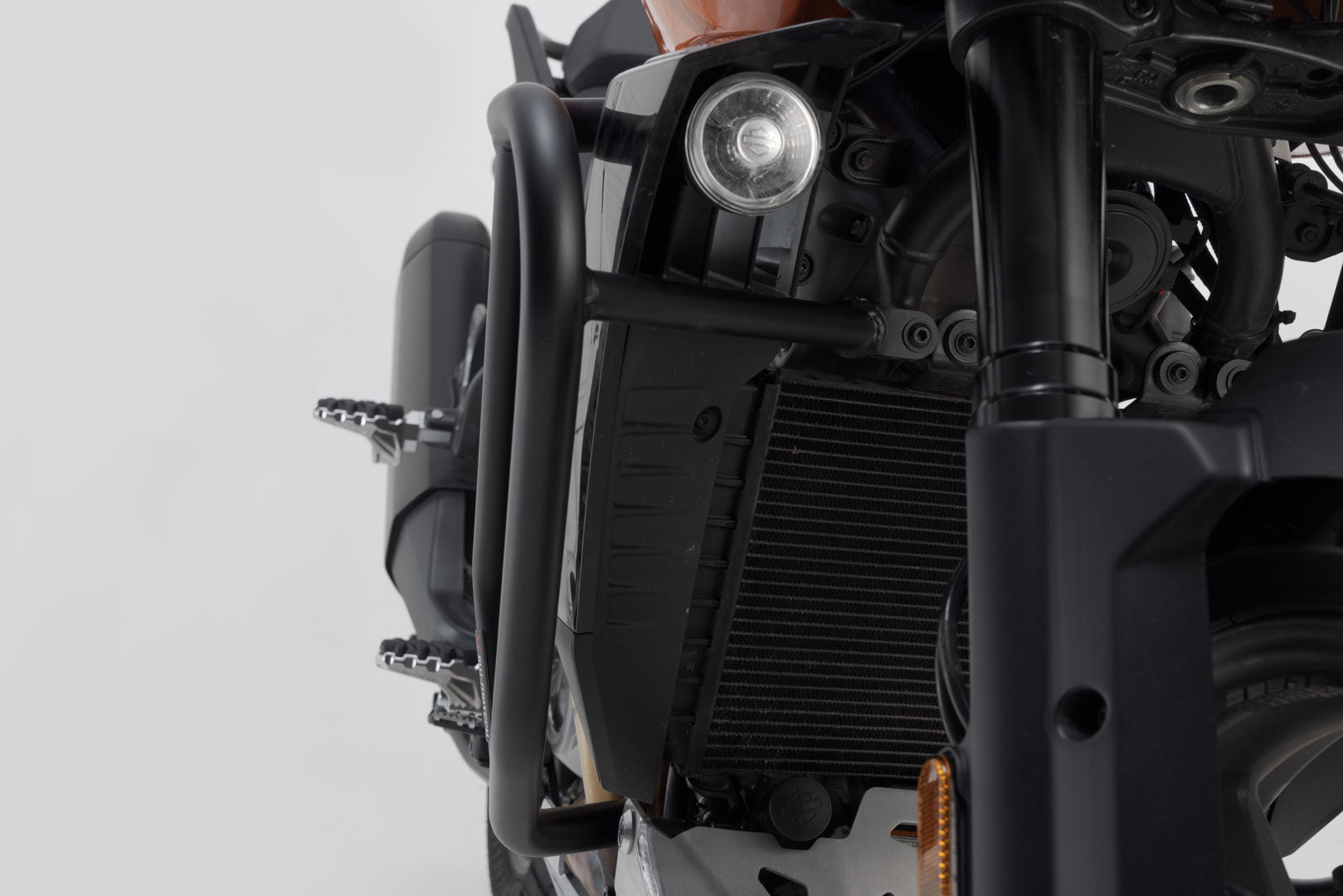 SW-MOTECH Protecciones laterales de motor Negro. Harley-Davidson Pan America (21-).