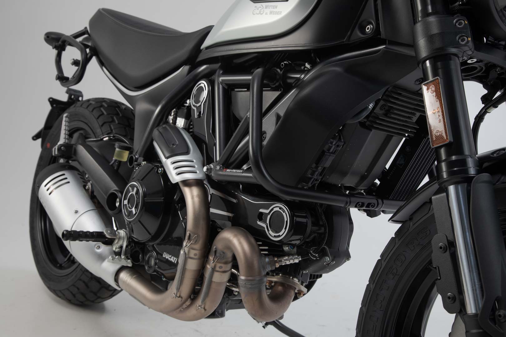 SW-MOTECH Protecciones laterales de motor Negro. Modelos Ducati Scrambler (14-).