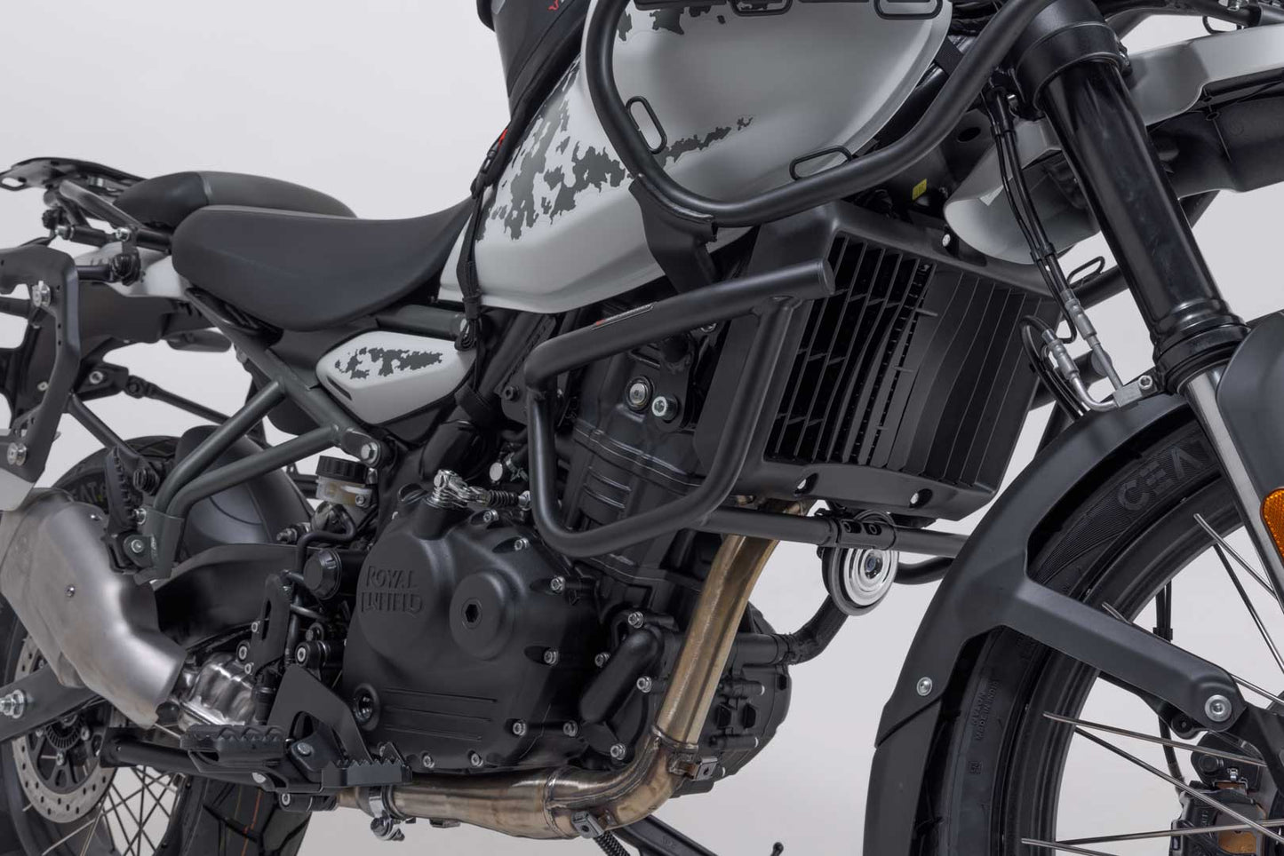 SW-MOTECH Protecciones laterales de motor Negro. Royal Enfield Himalayan 450 / Rally.