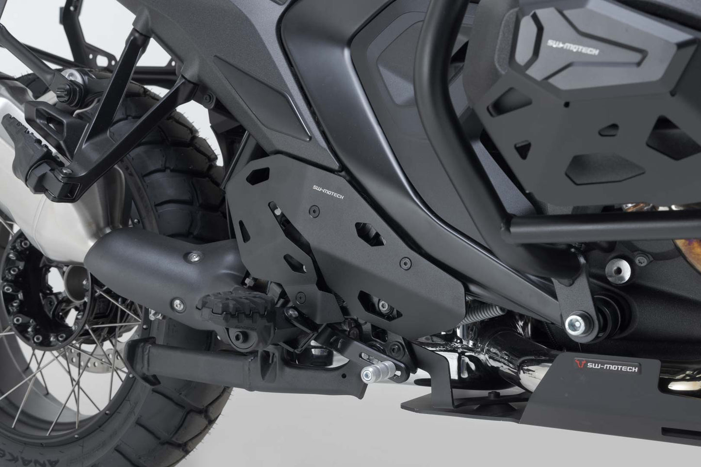 SW-MOTECH Paratacones Negro. BMW R 1300 GS (23-).