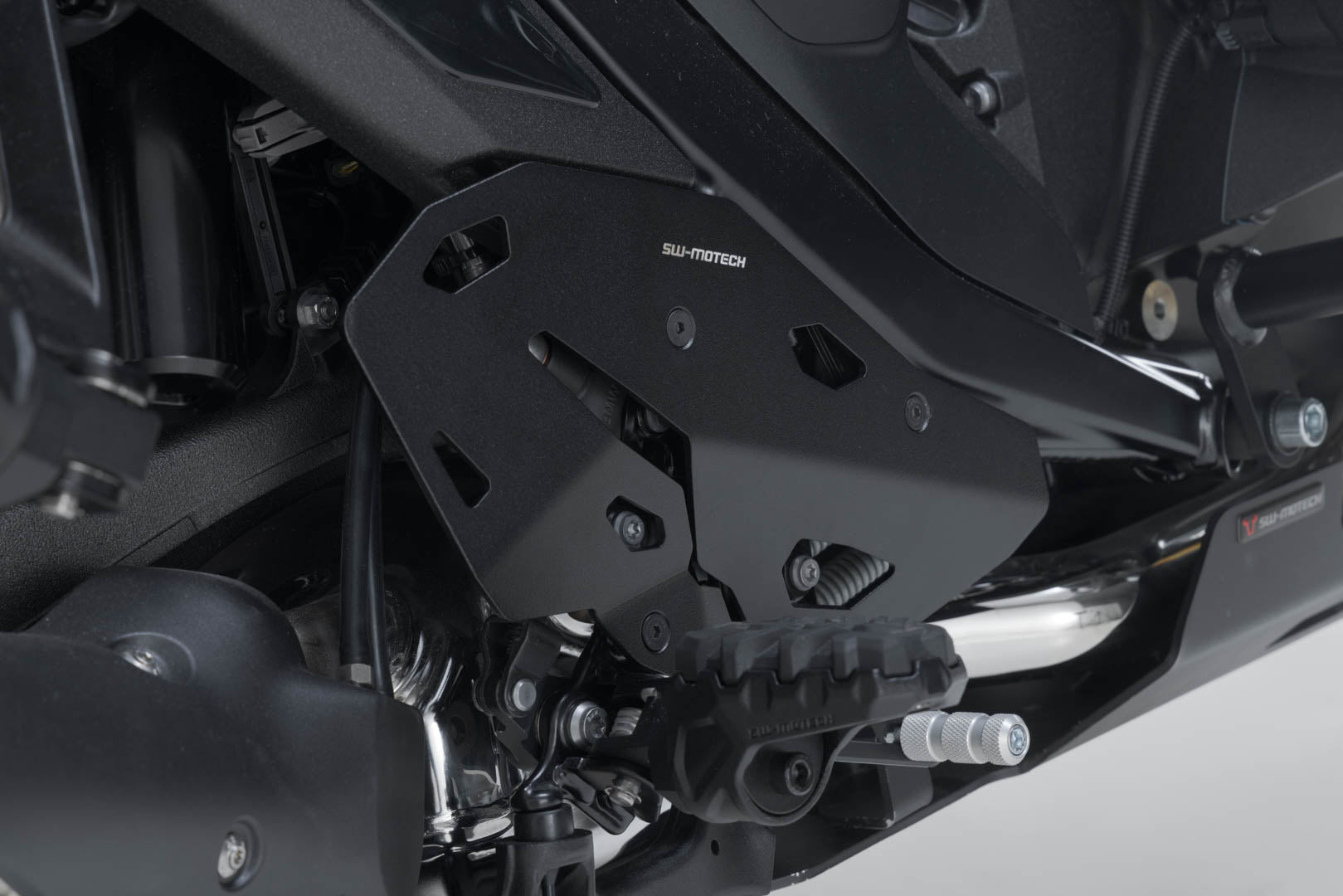 SW-MOTECH Paratacones Negro. BMW R 1300 GS (23-).
