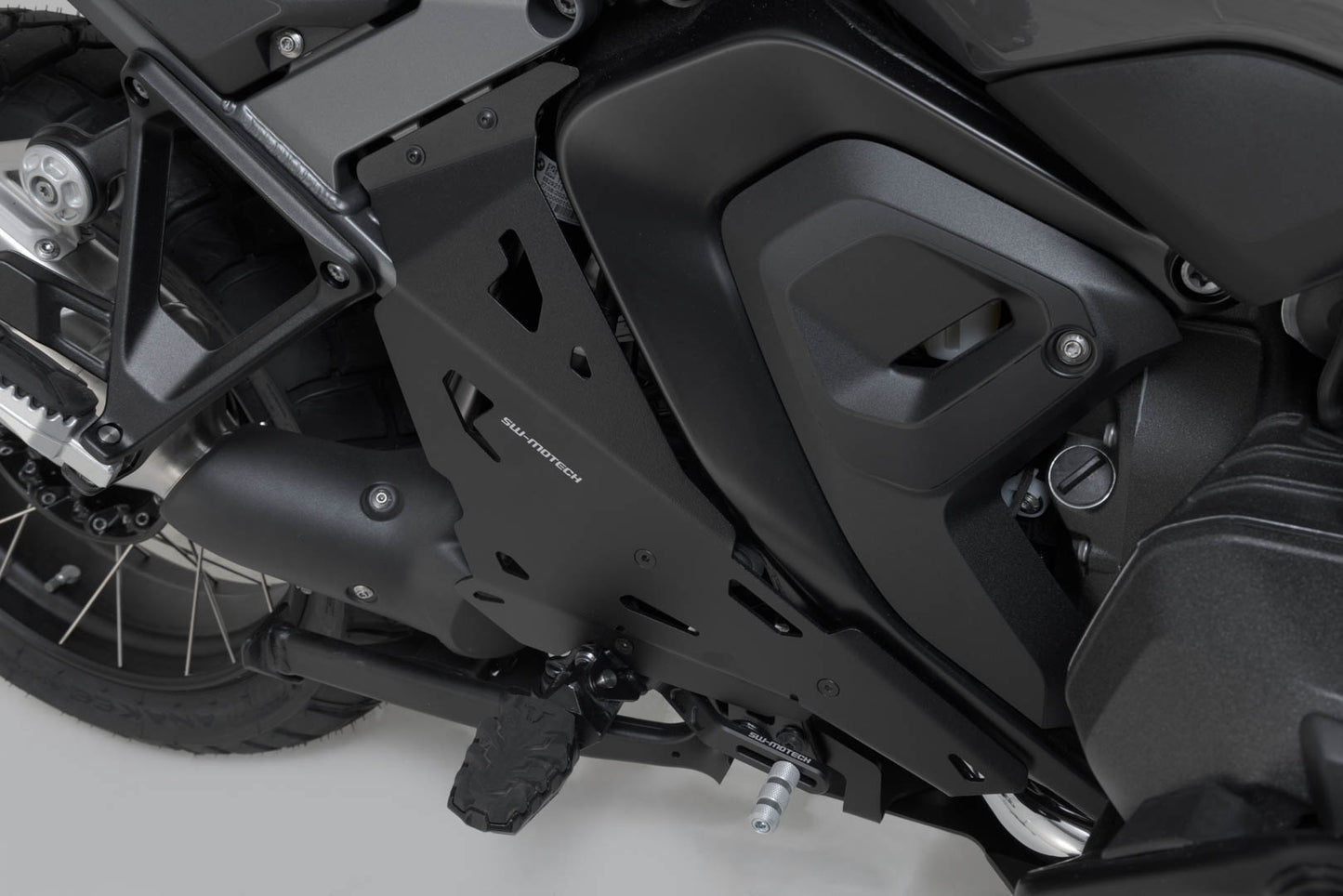 SW-MOTECH Paratacones Negro. BMW R 1300 GS Adventure (24-).