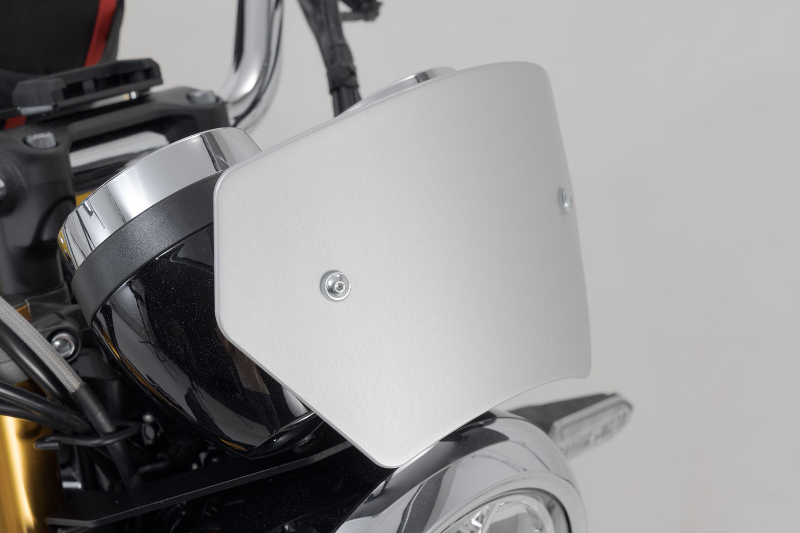 SW-MOTECH Parabrisas Plateado. Kawasaki Z900RS (17-) / SE (21-).