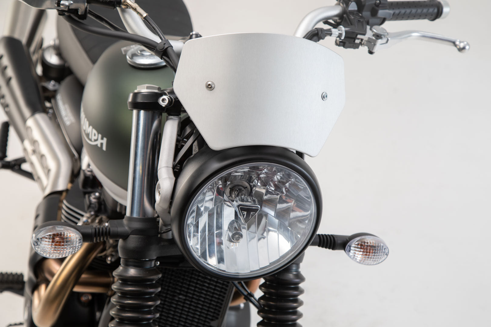 SW-MOTECH Parabrisas Plateado. Triumph Street Scrambler 900 (16-).