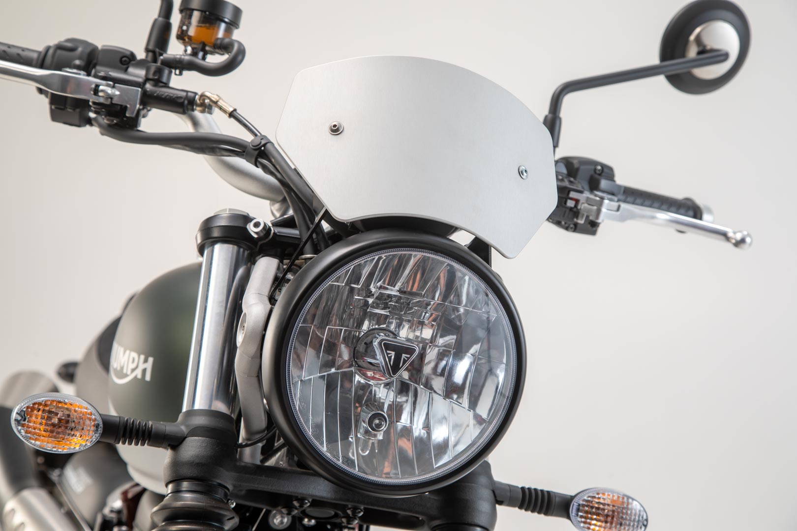 SW-MOTECH Parabrisas Plateado. Triumph Street Scrambler 900 (16-).