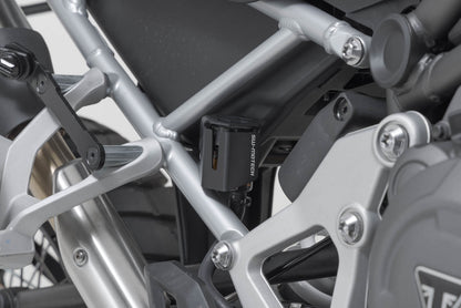SW-MOTECH Protector del contenedor del líquido de freno Negro. Modelos Triumph Tiger 1200 (22-).