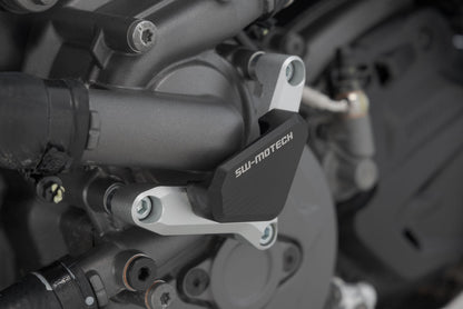 SW-MOTECH Protección de la bomba de agua Plateado/negro. Para modelos Ducati.