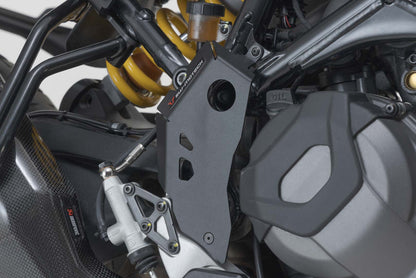 SW-MOTECH Protector de talón Negro. Ducati DesertX (22-) / Rally (23-).