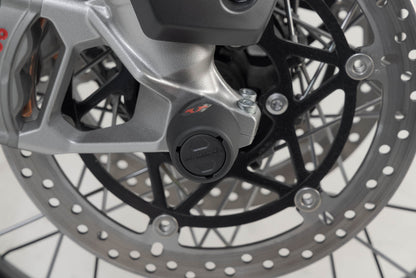 SW-MOTECH Kit de topes anticaidas para el eje trasero Negro. Modelos Suzuki Honda Triumph.